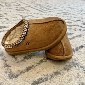 UGG Tasman Chestnut Size 13Y